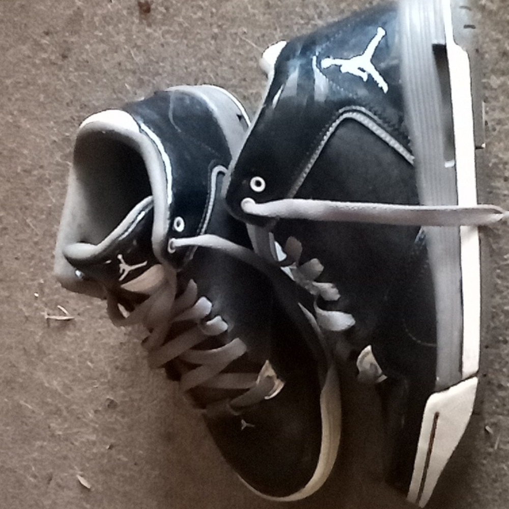 Shoes - Picture 2 of 3